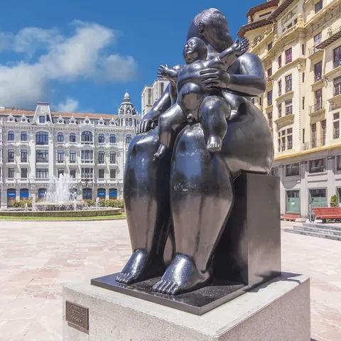 Maternidad de Botero en Oviedo