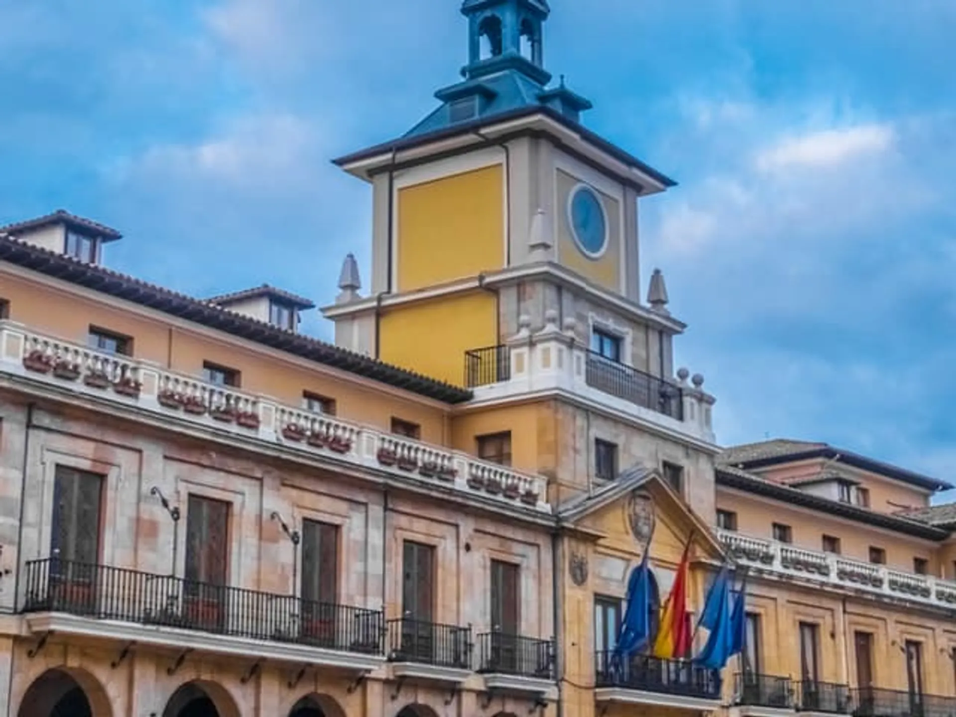 Ayuntamiento-de-Oviedo-Premios-Princesa-de-Asturias-Oviedo-Guía de Viajes Buendía Tours