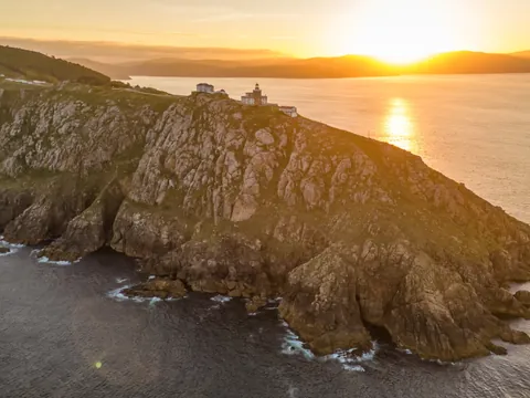 Vistas aéreas del faro del cabo Finisterre, Galicia, España