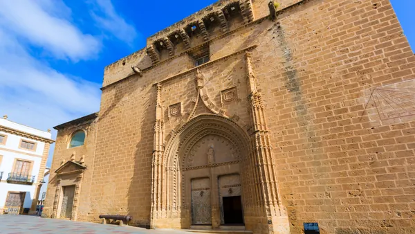 Free tours en Jávea para descubrir el pueblo de piedra tosca de la Costa Blanca