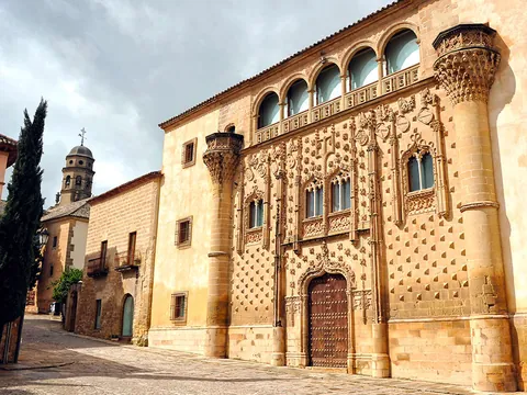 visita-guiada-baeza-con-entradas_palacio-jabalquinto_jaen_andalucia_buendia.jpg