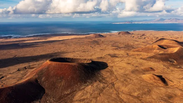 Qué hacer en Fuerteventura entre volcanes, océano y algunas de las mejores experiencias del Atlántico