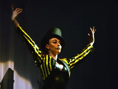 Espectaculo visita a Coco Bongo