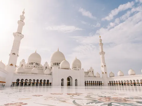 excursión Abu Dabi desde Dubai visita guiada en Esapañol Gran Mezquita Emiratos Arabes