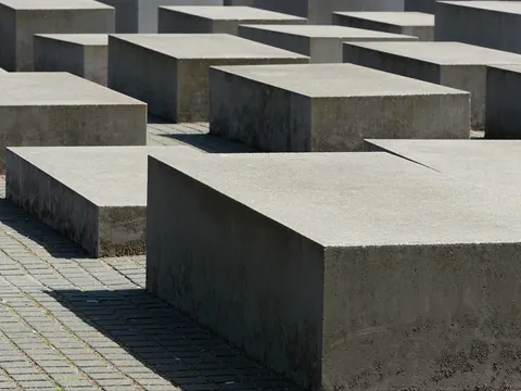 Bloques de hormigón del Monumento a los Judíos de Europa asesinados en Berlín.