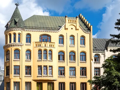 La Casa de los Gatos de Riga esconde un sinfín de curiosidades que desvelaremos en este free tour.