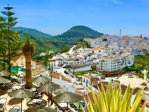 Excursión a Nerja y Frigiliana desde Málaga