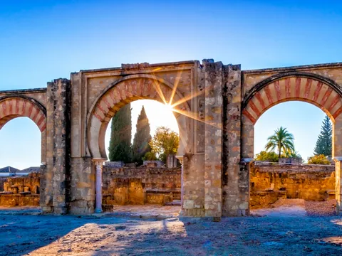 visita-guiada-medina-azahara_ciudad-brillante_entradas_cordoba_andalucia_buendia.jpg