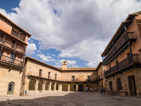 visita-guiada-albarracin_casa-museo_visita-guiada-en-español_entrada-casa-noble_pueblo-medieval_murallas_teruel_aragon_buendia-tours (5).jpg