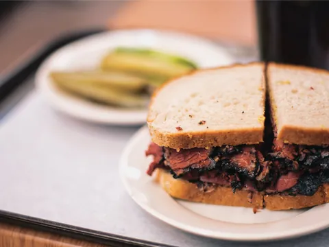 Pastrami - Comida típica de Nueva York - Comer en Nueva York - Guía de viaje Nueva York - Buendía Tours