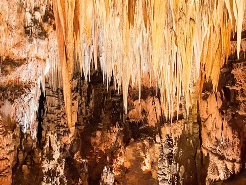 Excursión a las Cuevas de Valporquero desde León