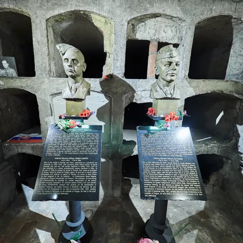 Monumento Nacional a los Héroes del Terror de Heydrich - Cristian Puscasu / Shutterstock.com - Museos de Praga - Guía de viaje Praga - Buendía Tours