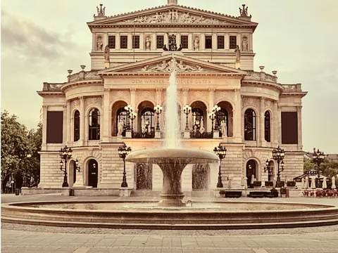 La Alte Oper - HOME Frankfurt - Guía de Viajes Frankfurt - Buendía