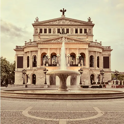 La Alte Oper - HOME Frankfurt - Guía de Viajes Frankfurt - Buendía