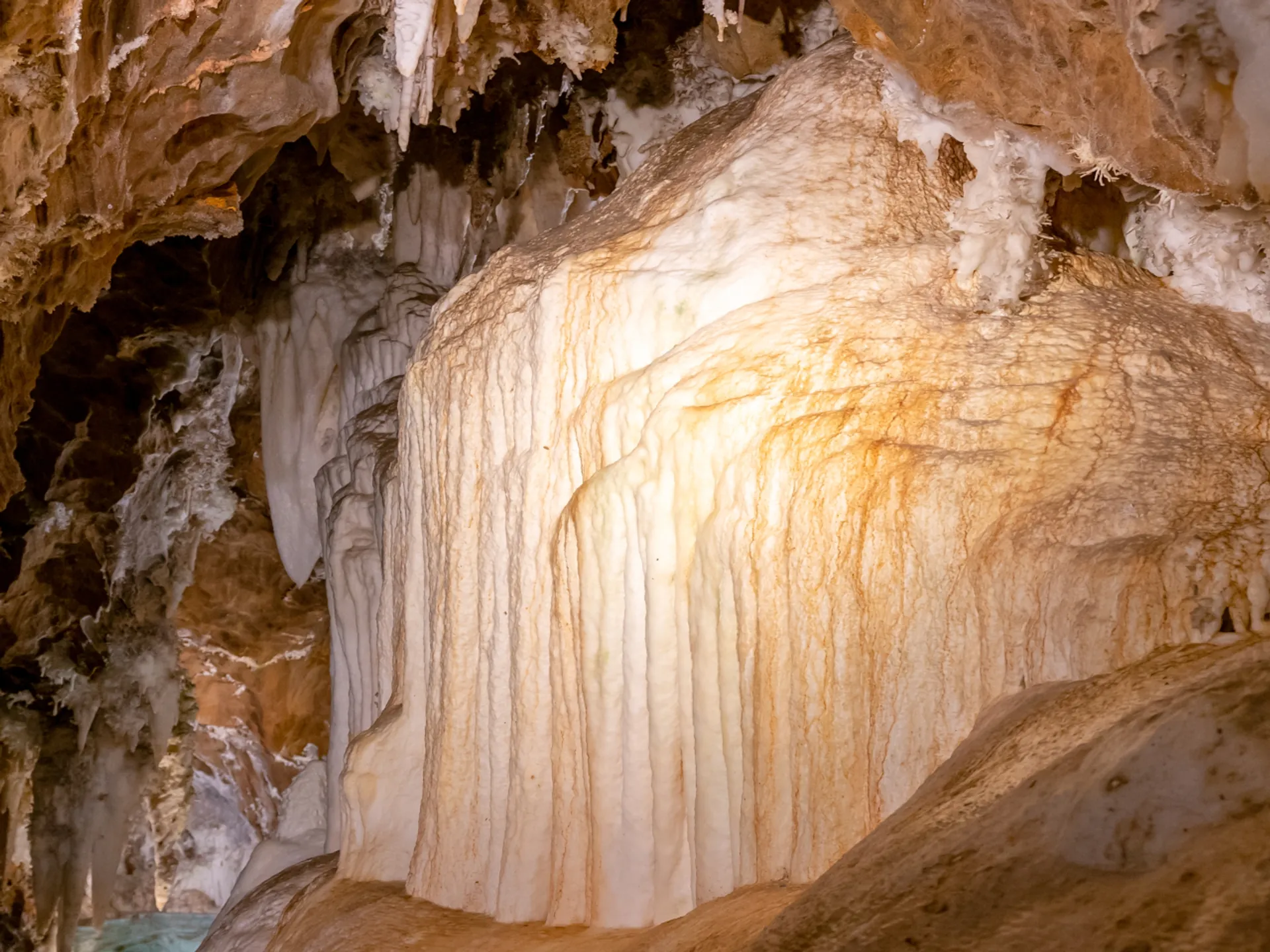 Gruta de las Maravillas - Top 8 Cuevas en España - Blog - Buendía