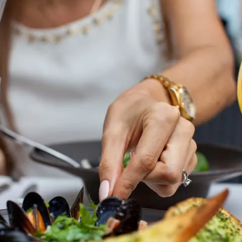 mejillones-plato típico Amberes-Dónde comer - Guías de viajes Buendía Tours