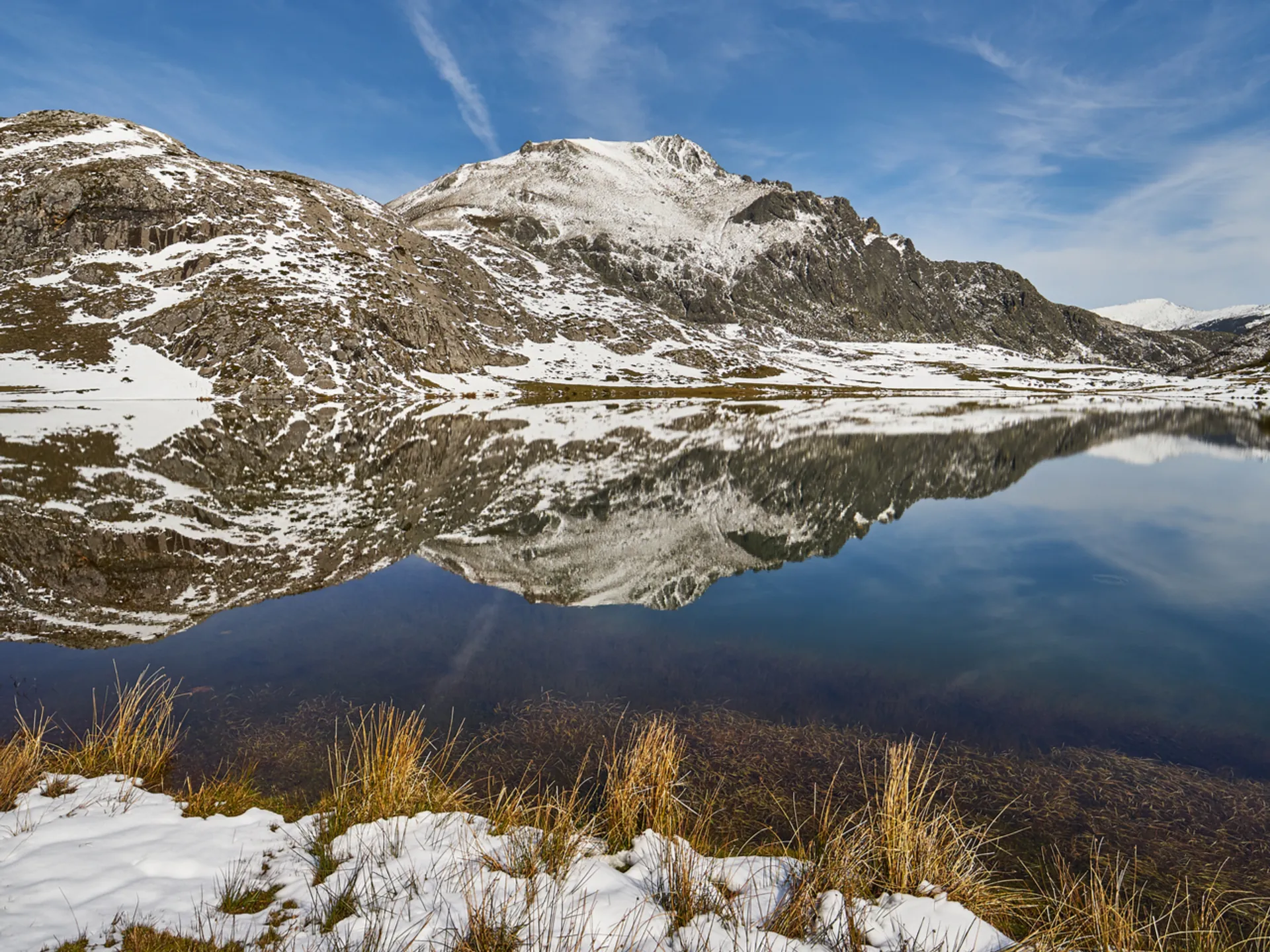 Lago de Isoba - Qué ver en San Isidro - Guía de Viajes San Isidro - Buendía