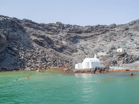 Crucreo islas Volcanicas Santorini paseo en barco Tradicional Griego Nea Kameni Volcal Palea Kameni Hot Spring Thirassia Grecia