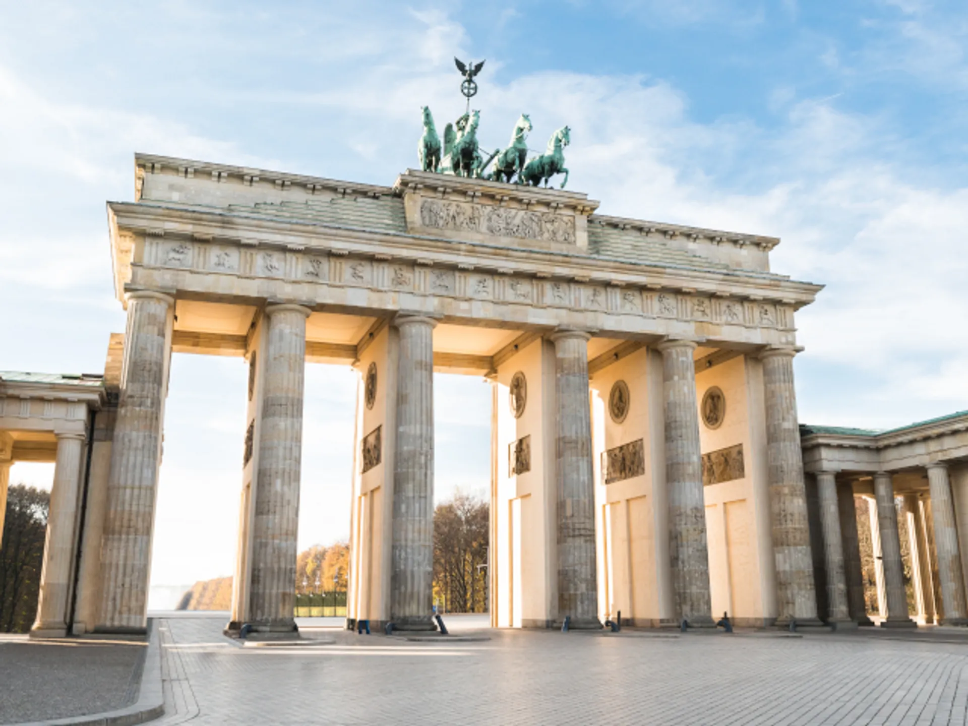 Puerta de Brandeburgo de Berlín-Fin de semana en Berlín-Guía de viajes berlín-Buendiatours