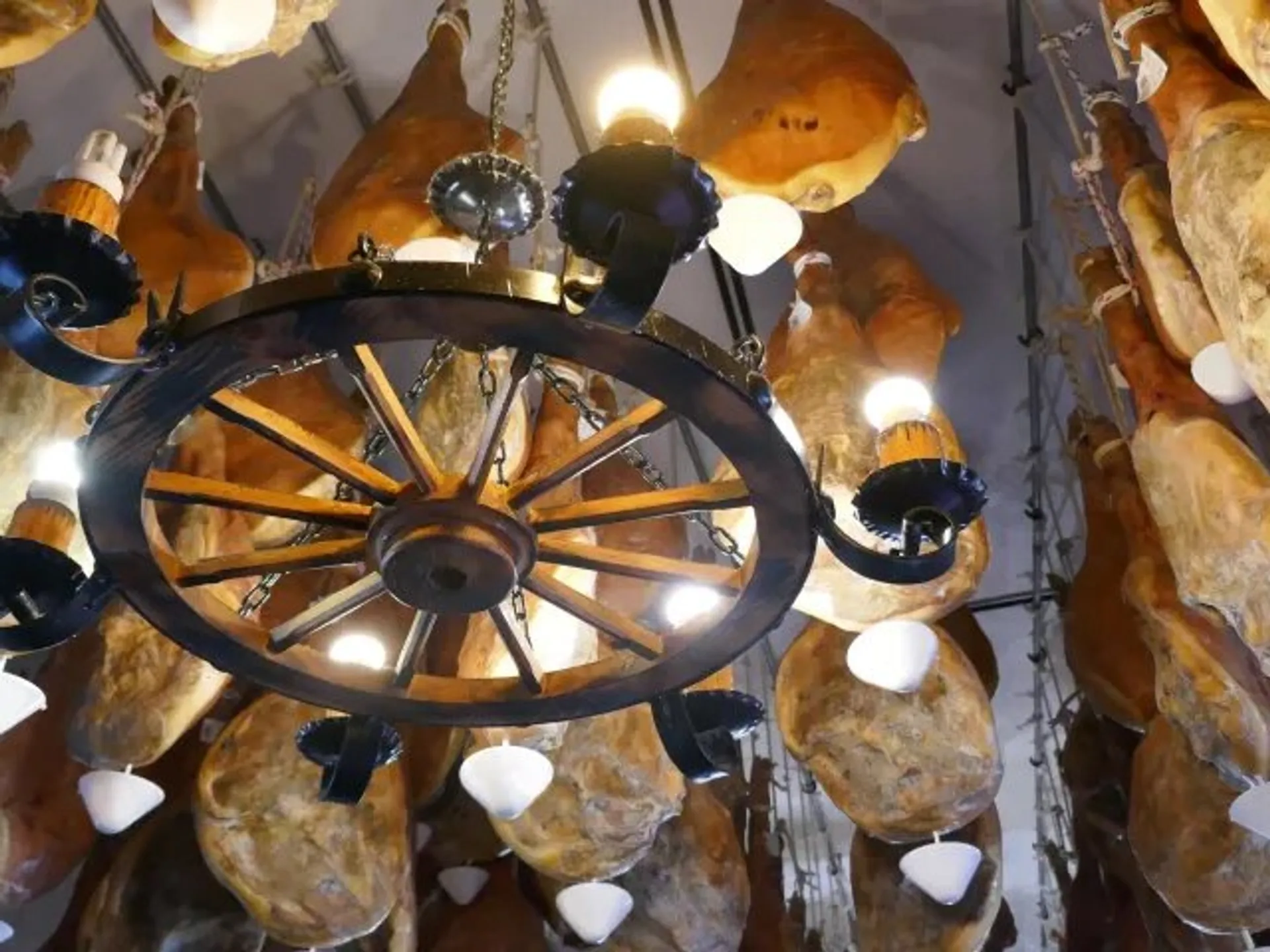 Los Jamones de Trevélez, joya gastronómica de la Alpujarra