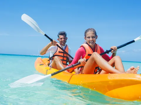 catamarán Yate Actividades Acuaticas Kayak Puerto Carmen Lanzarote Canarias