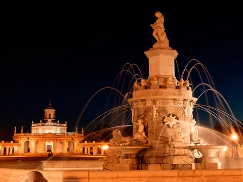 tour nocturno Aranjuez visita guiada noche Palacio Real atardecer Comunidad Madrid