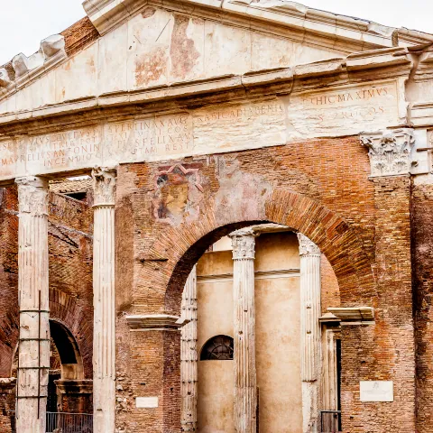 Edificio en ruinas en el Gueto Judío de Roma