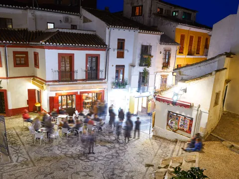 free tour Granada nocturno misterios leyendas Mitos visita guiada Albaicin gratis gratuita