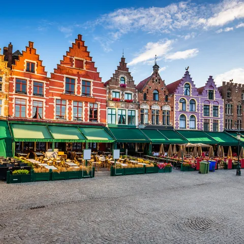 Típicas casas de la Plaza Mayor de Brujas