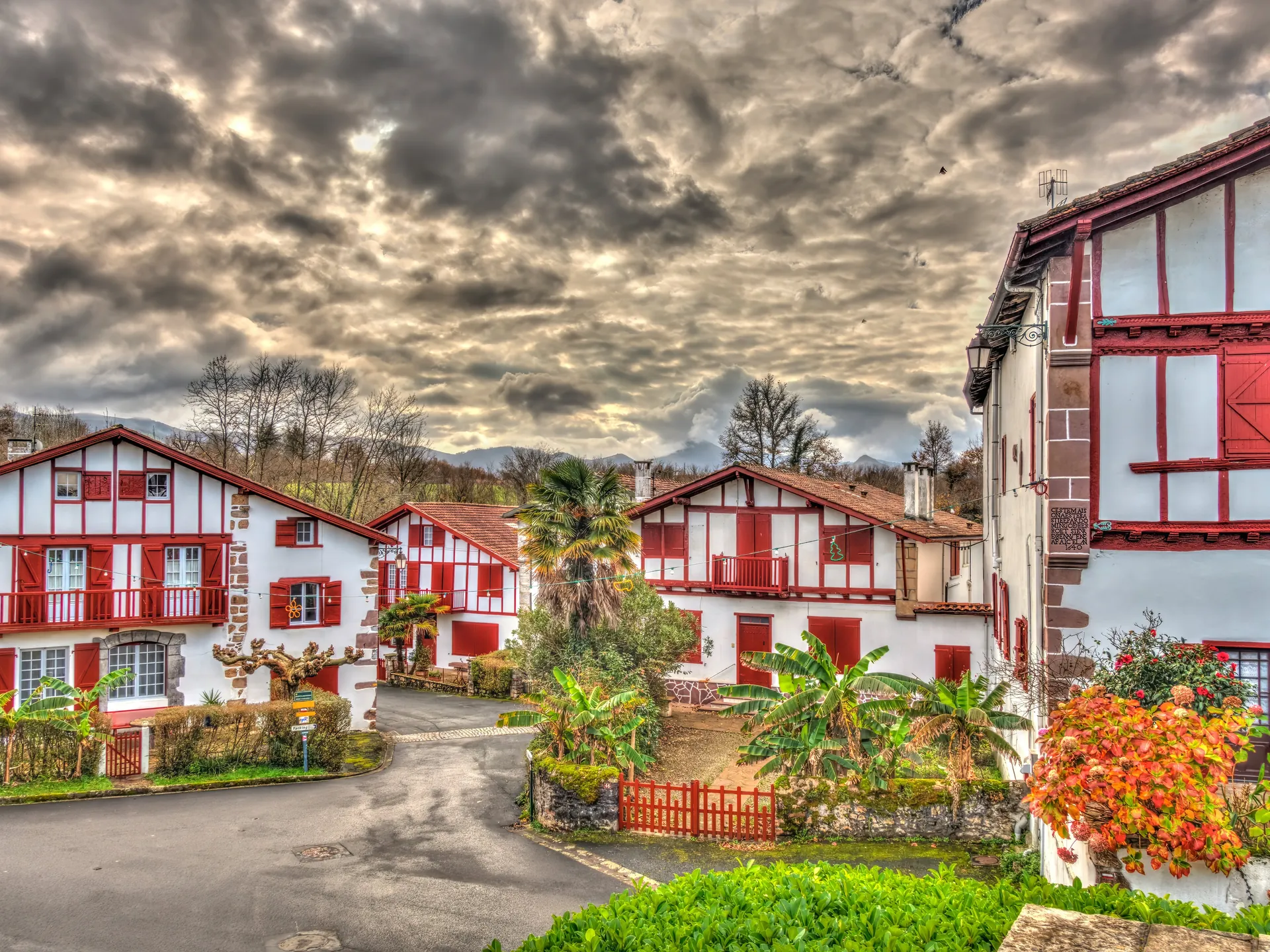 vistas del pueblo de Ainhoa