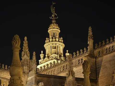 visita Sevilla noche Ruta Nocturna Santa Cruz