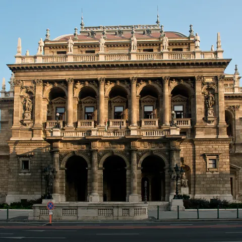 Teatro de la Ópera de Budapest - Qué ver en Budapest - Guía de Viaje Budapest - Buendía Tours