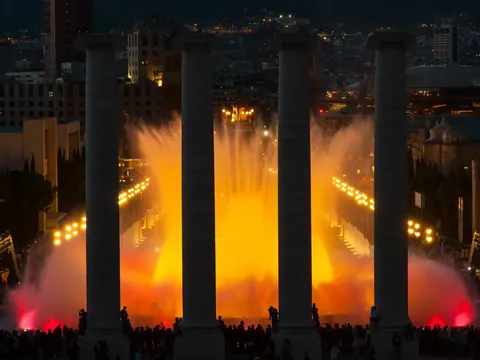 Fuente Mágica de Montjuïc iluminada