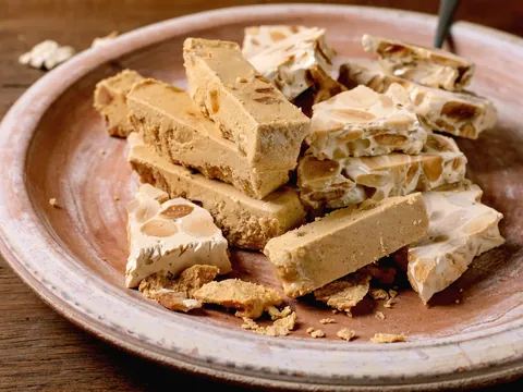 Porciones de turrón artesano de Jijona y Alicante