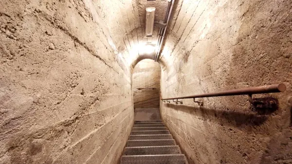 Acceso a los túneles subterráneos de Turín.