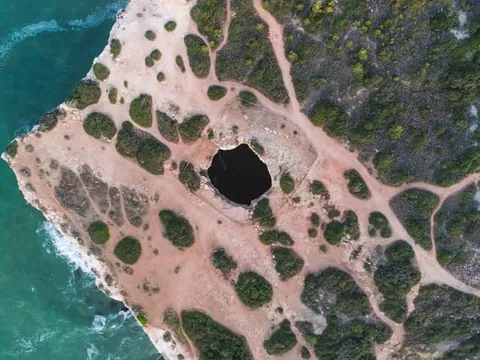 vista Aerea de la Gruta Benagil excursión barco Gruta Benagil excursiones Algarve Buendía tours