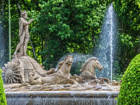Fuente Neptuno tour a Pie Madrid Monumental