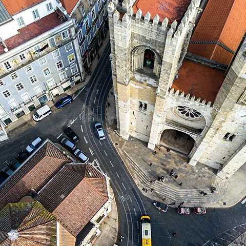 Vista picada de la Catedral de Se en Lisboa
