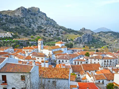 excursión Pueblos Blancos desde Cádiz Costa Luz visita guiada Arcos Frontera Grazalema Ubrique
