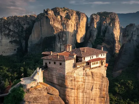 excursión Meteora desde Salonica español Tren Monasterios Kalabaka Grecia