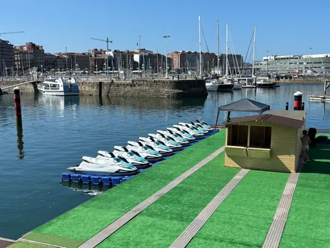 Puerto deportivo de Gijón