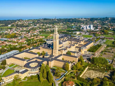 Vista aérea de la Universidad Laboral de Gijón