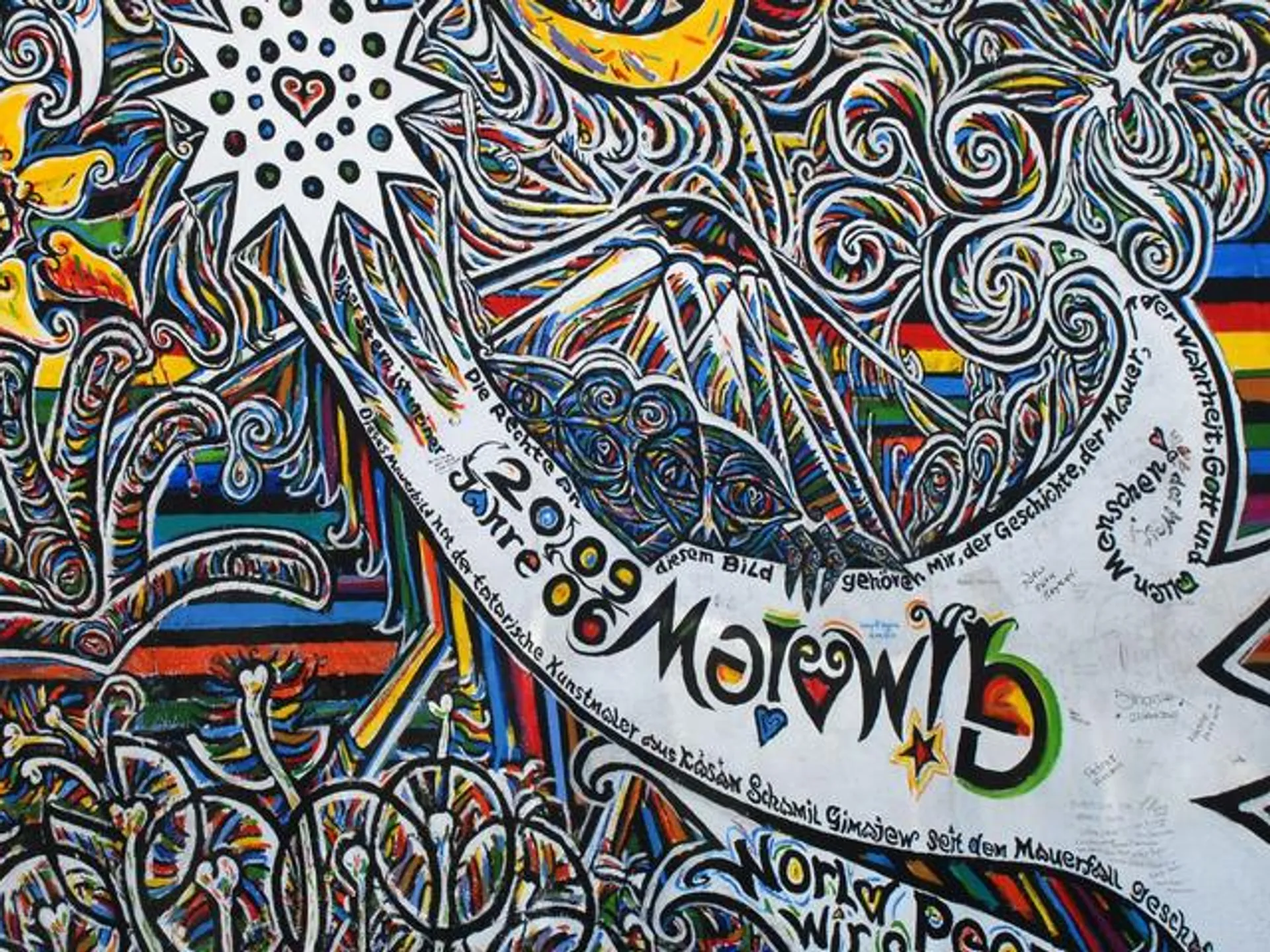 Somos un pueblo East Side Gallery - Qué ver en Berlín - Guía de viaje Berlín - Buendía Tours