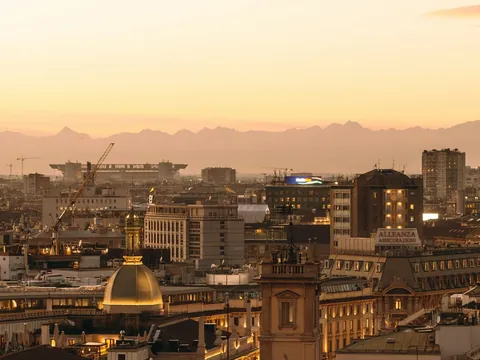 Vista panorámica de Milán al atardecer