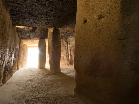 visita-guiada-dolmenes-antequera_malaga_andalucia_buendia (6).jpg