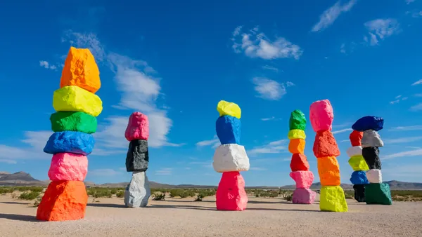 tour Siete Montañas Magicas desde las Vegas excursión Letrero Welcome las Vegas en español Nevada Estados Unidos buendía tours