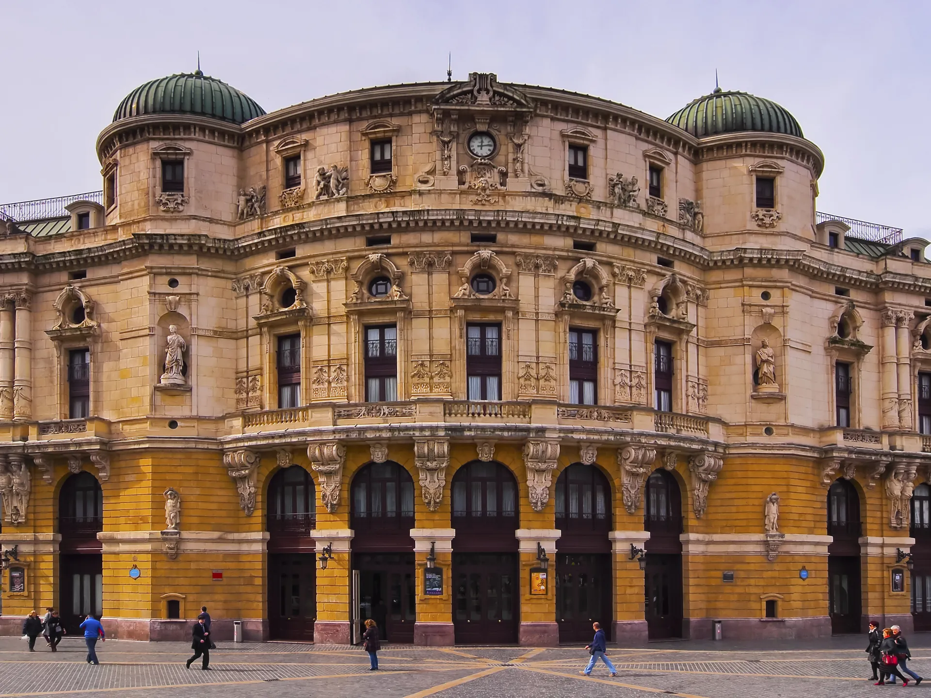 Teatro Arriaga - Qué ver en Bilbao - Guía de viaje Bilbao - Buendía Tours