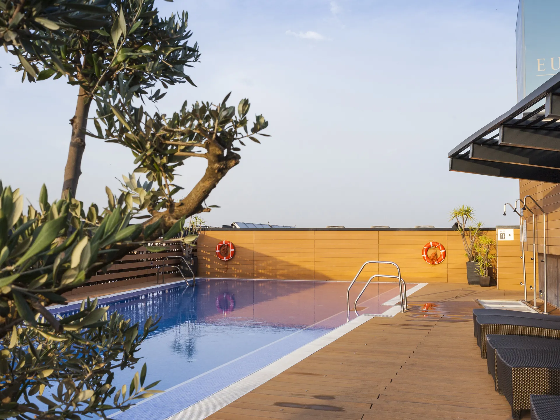 Terraza Palace del Hotel Eurostars con piscina en Córdoba  - Mejores terrazas de Córdoba - Blog - Buendía Tours