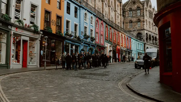 Qué hacer en Edimburgo entre castillos, leyendas y paisajes de Escocia