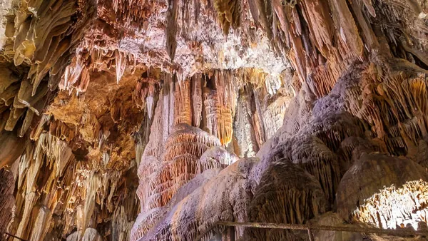 Visita a las Cuevas de Valporquero desde León
